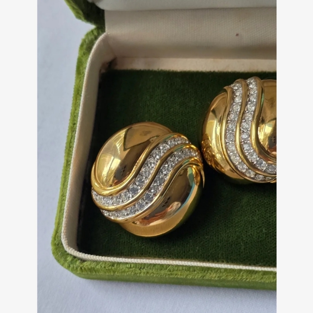 Nina Ricci Clips - Picture 2 of 4